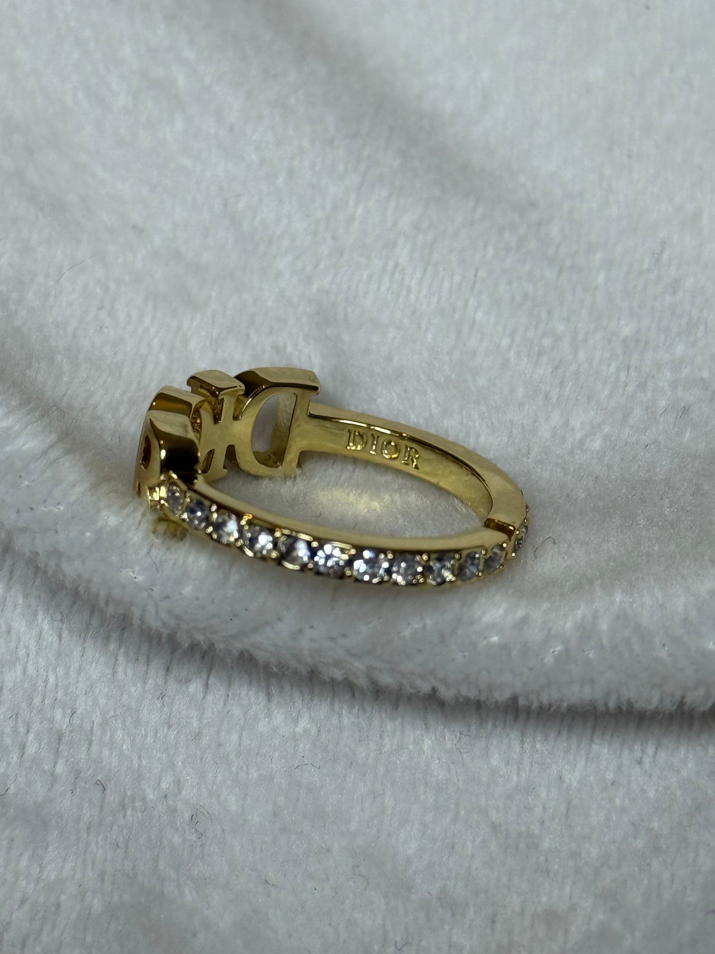 Dia Ring