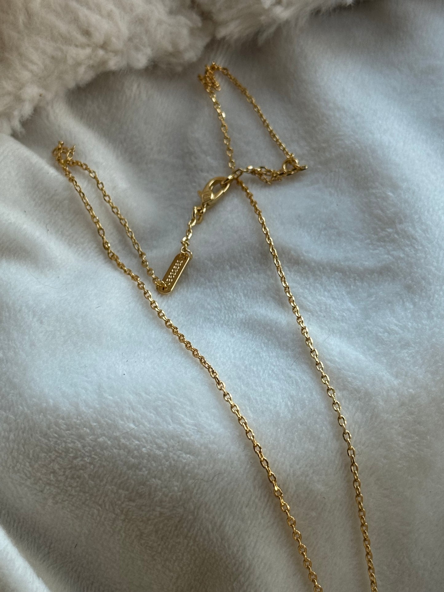 Valery Pearl Clover Pendant