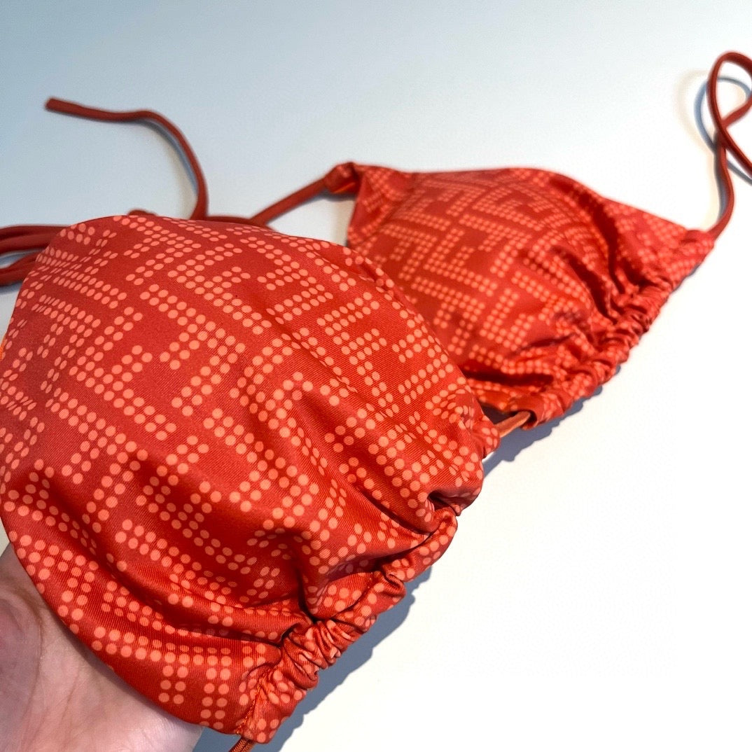 Felicity Oro Bikini