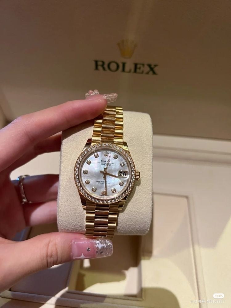 Roloso Gold Wristwatch