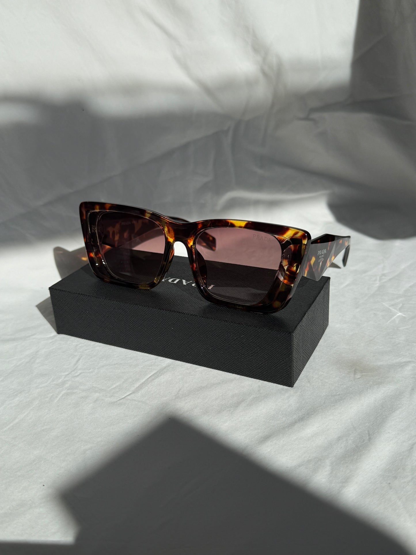 Penelope Suza Sunglasses - Brown