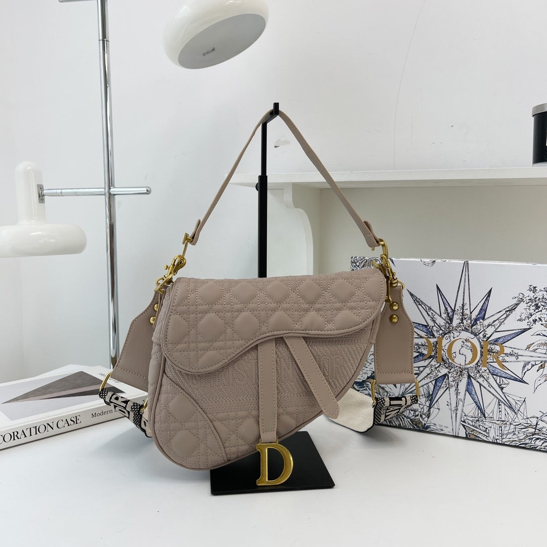 Dia Quilted Saddle Bag