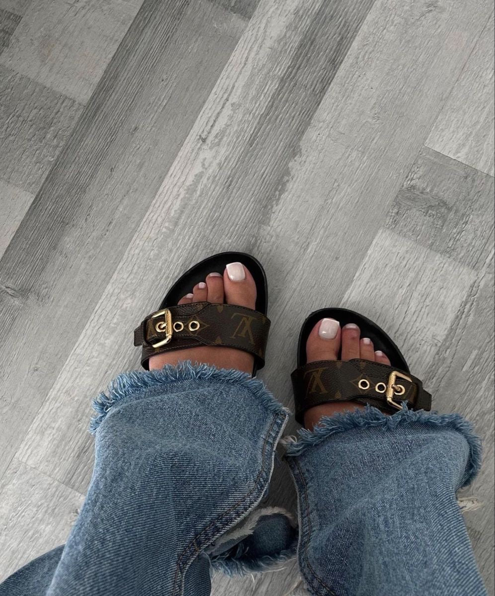 Luxina Truman Slides