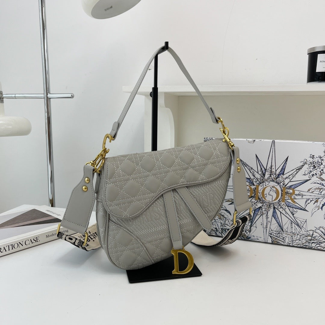 Dia Quilted Saddle Bag
